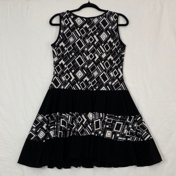 Gitane Sleeveless Mini Dress Black and White Geometric Fit and Flare - Picture 2 of 8